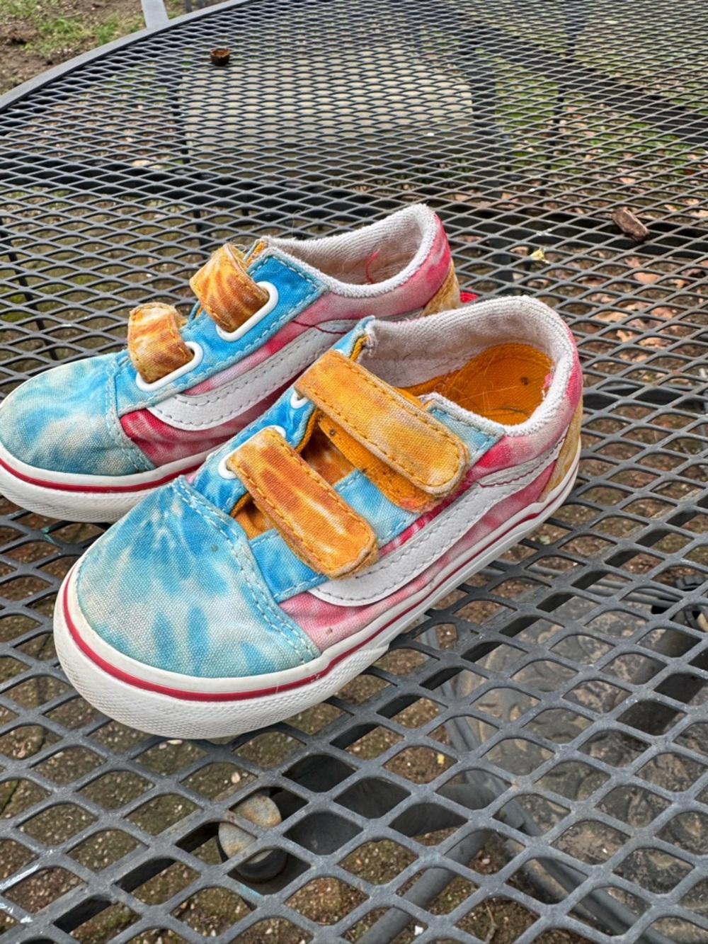 Vans Toddlers' Tie Dye Old Skool V Skate Shoes - size 8
